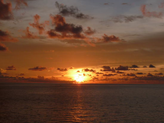 Sonnenuntergang auf der Fähre