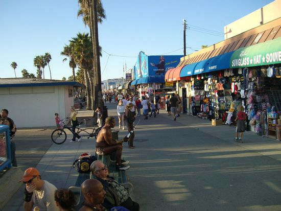 Strassenszene Venice Beach, Los Angeles.