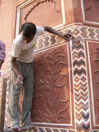 Restaurierungsarbeiten im Taj Mahal