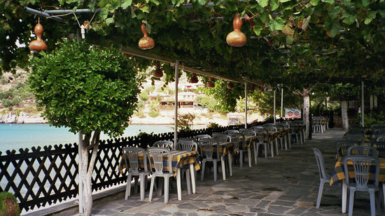 Leeres Restaurant in Alyki