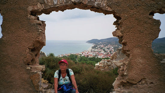 Im Hintergrund Limenaria