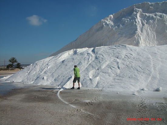 Wir bewundern die riesigen Salzberge