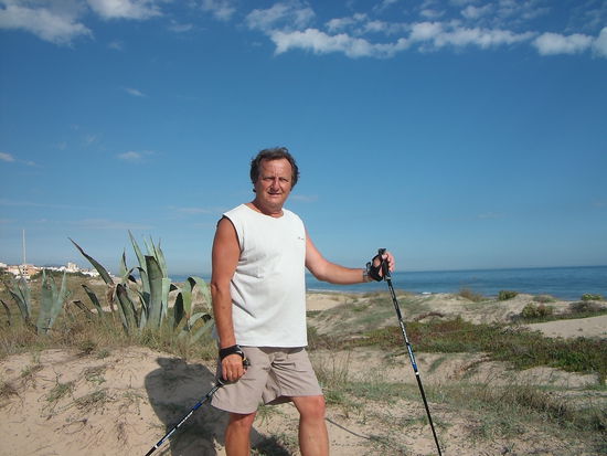 Walken in der fantastischen Dünenlandschaft bei 30 Grad