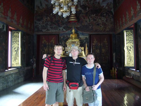 Hier hat uns ein geheimer Tempelritter aufgenommen. Neben uns ist der kleine Ire Michael zu sehen. Waren mit ihm ein paar mal unterwegs und hatten jede Menge Spass. Vorallem seine nicht lustigen Witze werden uns fehlen.