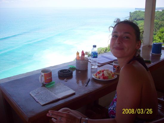 fruehstueck und tagebuch schreiben