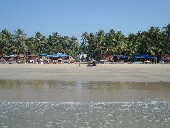 palolem: hinter der kapelle am strand haben wir im dream planet resort gewohnt 
