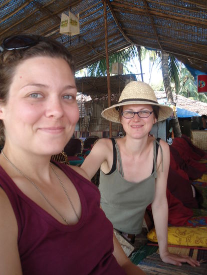 miriam und kathi (die dann auch noch nach rishikesh nachgekommen ist)