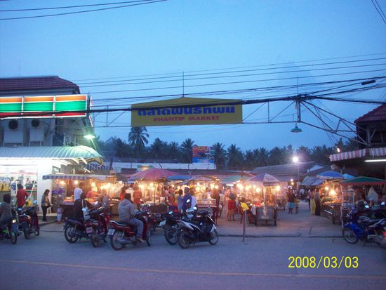 essensmarkt in thongsala