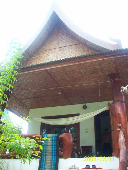 unser luxushaus im seaflower resort in haad chao phao fuer 750 baht. schoen, aber dann war uns doch zu fad dort...