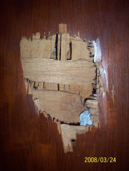 loecher in der wand gab es auch, aber wen stoert das bei so einem netten ambiente, super preis (180 baht) und gratis internet! 