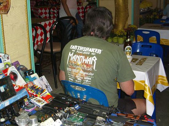 wo man ueberall Leute sieht, die auch am Earthshaker waren ...