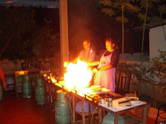 Christoph und ich beim Kochen ... don't try this at home ...
