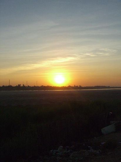 die Sonne geht auch ueber dem Mekong unter ...