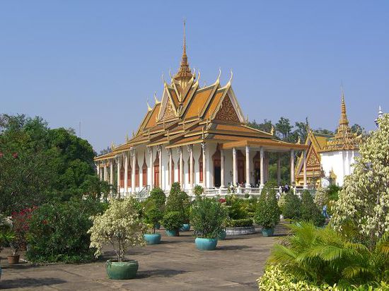 Silberne Pagode (innen sind die Fliesen silbern ...)