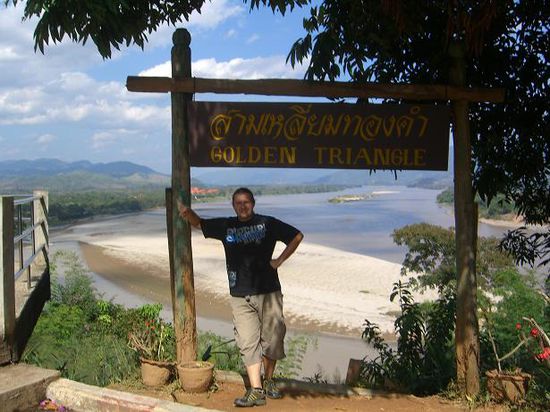 links oben Burma, rechts oben Laos und ich posend in Thailand ...