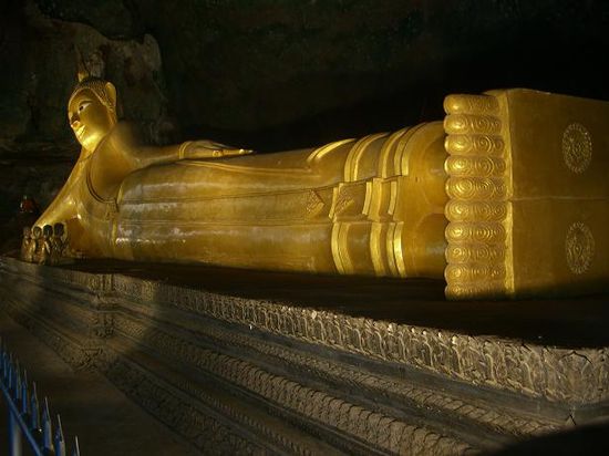 Declining Buddha in der Monkey Cave.