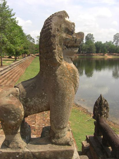 Der Loewe und die Naga