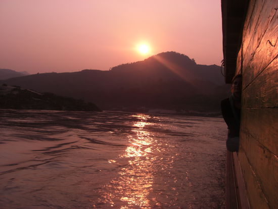 Sonnenuntergang auf dem Mekong (Kerstin im Bild rechts!!!)