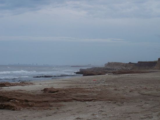 An den Stränden des Atlantic sind wir noch alleine, da die Ferienzeit in Südamerika erst im Deember beginnt.