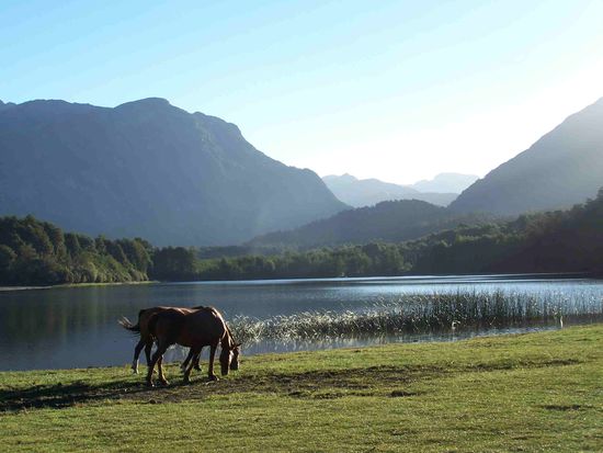 Ein kleiner Bergsee an der Grenze zu Chile