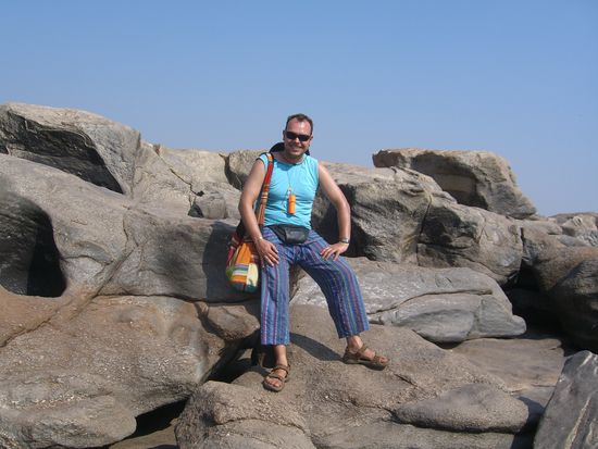 am Wasserfall in Hampi