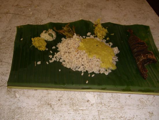 Typisches Essen in den Backwaters ohne Besteck nur mit den Händen