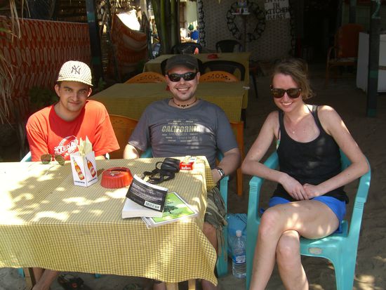 Erstes Frühstück in Arambol mit Dominik und Louise