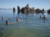 hatten viel Fun im Monolake das Wasser war so salzig, dass man ordentlich Auftrieb hatte
