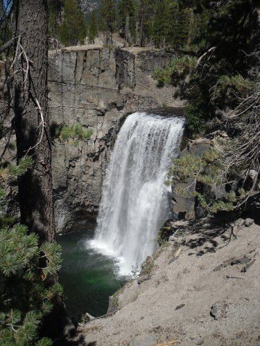ein Wasserfall in den westlichen Sierra, dort hatte ich ein frisches Bad im 12 Grad kaltem Wasser