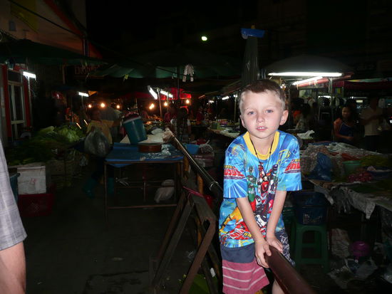 Der Abend-Gemuesemarkt in Chiang Rai