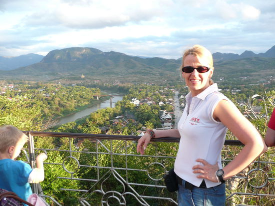 Auf dem Phousi, wir warten auf den Sonnenuntergang ueber dem Mekong