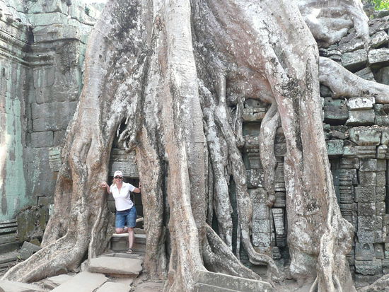 Ta Prom - Filmkulisse von Angelina Jolies Thomb Raider.... mach ich mich nicht auch gut?