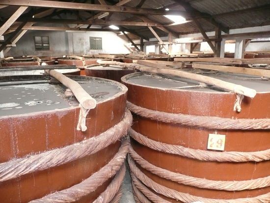 Fisch-Saucen Bottiche