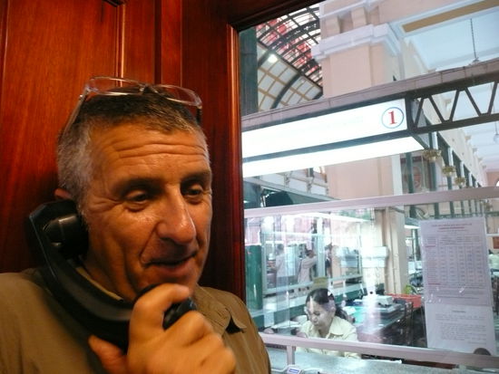 Manfred beim Telefonieren