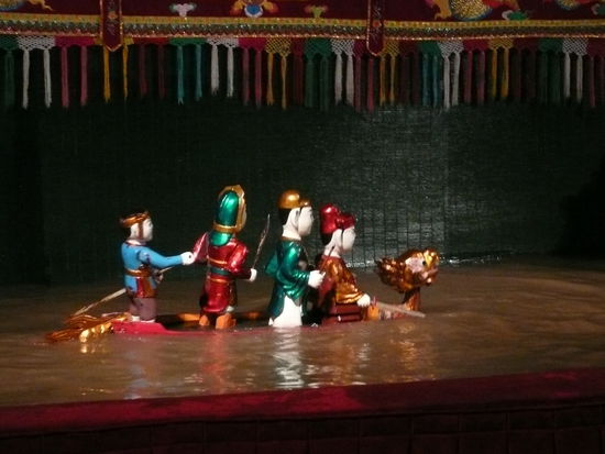 Szene aus dem Wasserpuppentheater