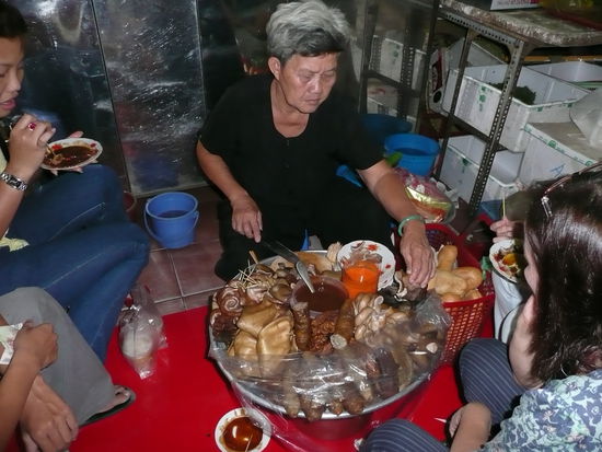 Das waren die Wuerste, gefuellten Daerme und ..?.. mich schuettelts grade...