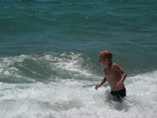 Paul beim Wellenreiten