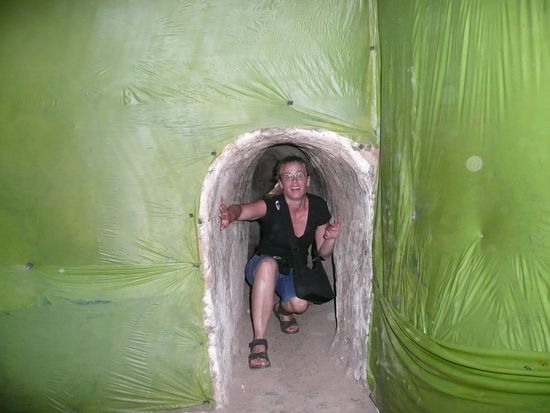 Ausgang zu einer Krankenstation - da haette ich mich gleich hinlegen koennen