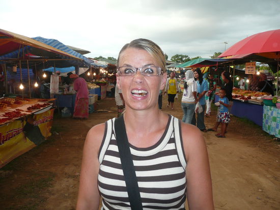 ich mit ner Heuschrecke im Mund