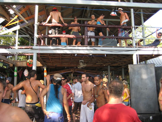 und hinter uns der Blick auf Meer - nice