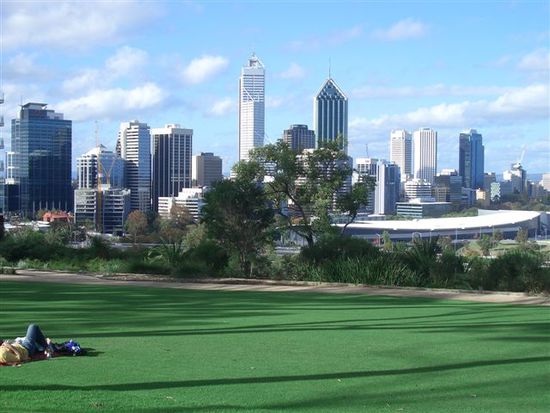 im schoenen kings park. megaaussicht auf perth city