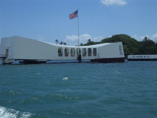 pearl harbour monument