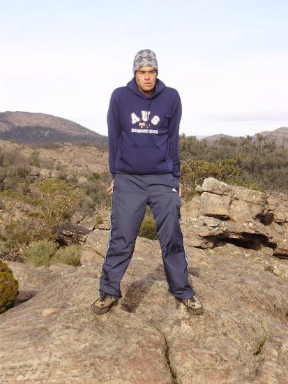 Auf dem Gipfel. Kalt; 2 Pullover, 3 T-Shirt.