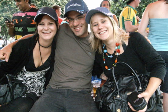 Ich mit zwei Swiss-Girls