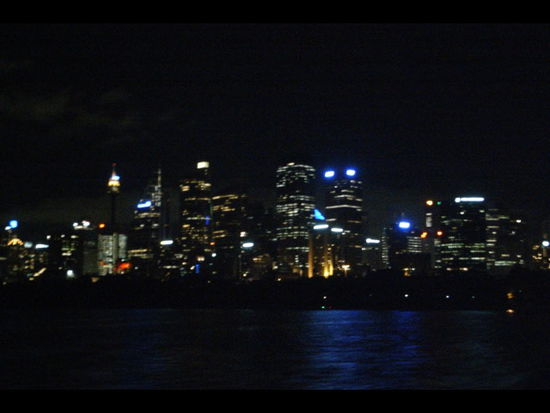 Skylin Sydney by night.