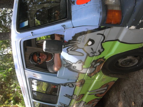 Ich im Wickedcamper.