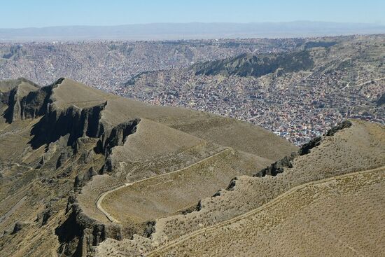 Das unendliche Häusermeer von La Paz von oben.