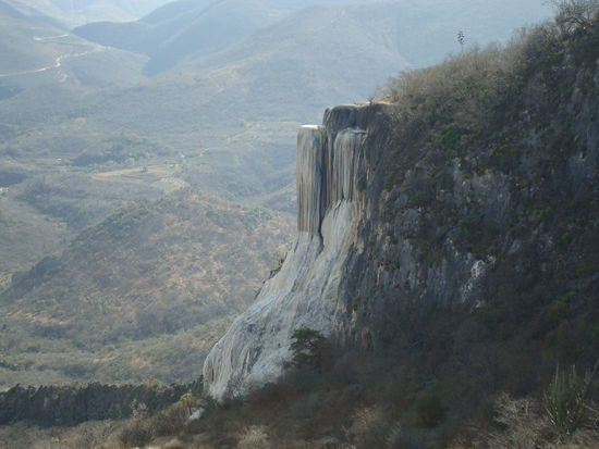 "Wasserfall" aus Stalaktiten