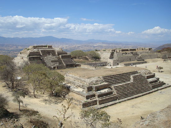 Plaza Grande von Monte Albán