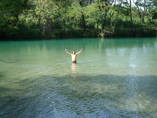 Urs geniessts und fuehlt sich fast schon als Dschungelkoenig
